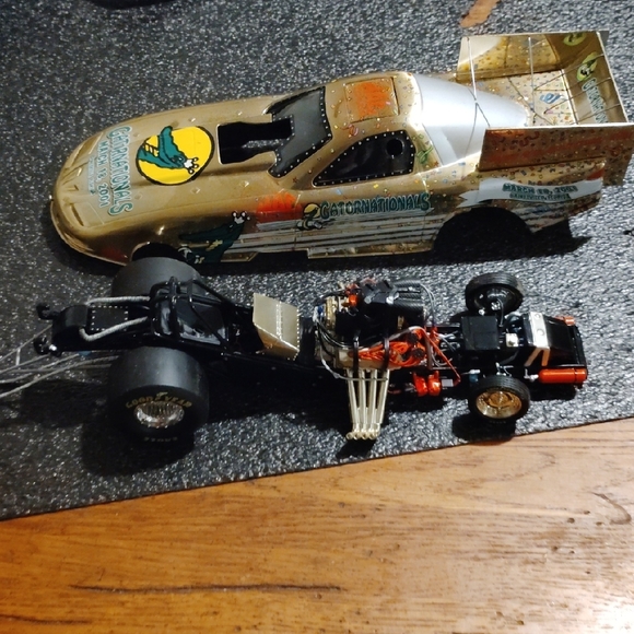 Gold Racing Car Model - Picture 4 of 6